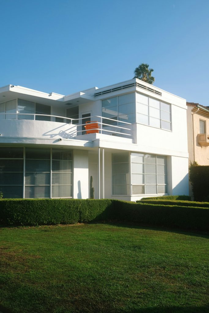 Hillside modern residence in Los Angeles